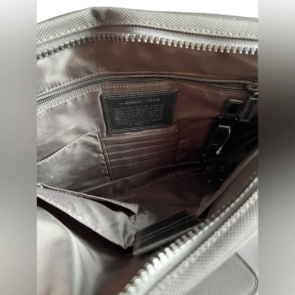 Michael Kors Kent Large Nylon Messenger Bag in Black